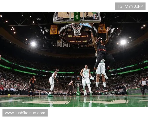 波士顿凯尔特人重塑辉煌征程再现绿军荣耀与团队篮球精神