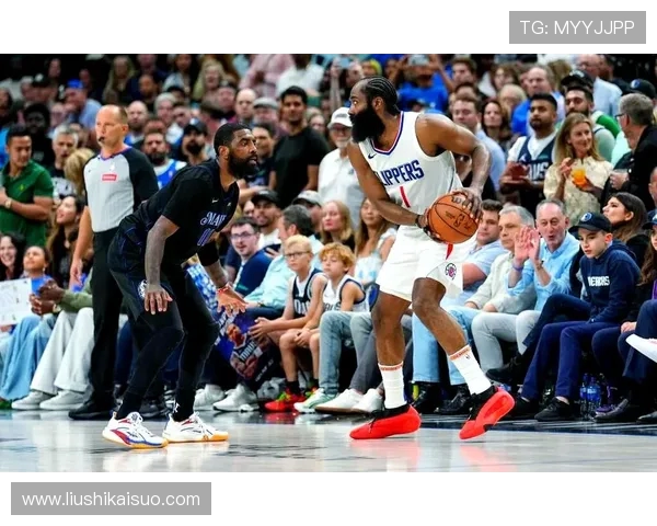 重庆篮球队包夹战术解析与实战应用探讨