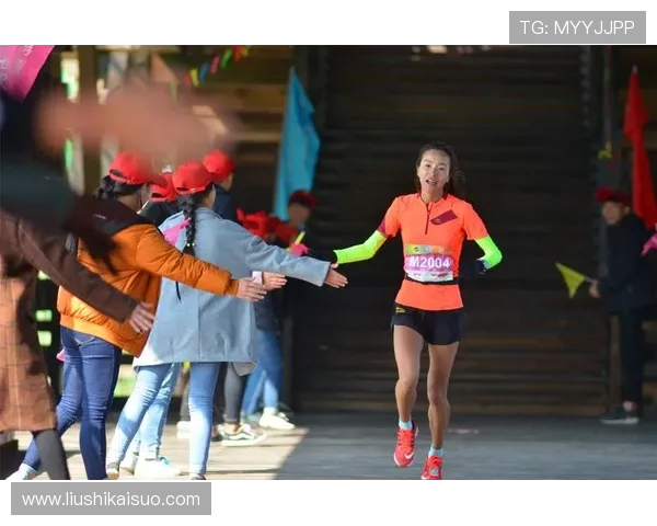 重庆街舞队在城市马拉松中的拼搏与成长历程揭秘