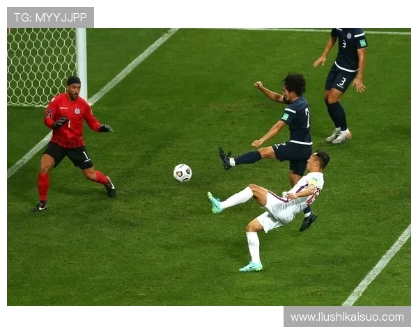 中国国家足球队40强赛对阵关岛精彩录像回顾与分析